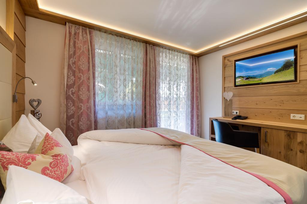 Hotel Fischerwirt Natur Waldspa Faistenau Cameră foto